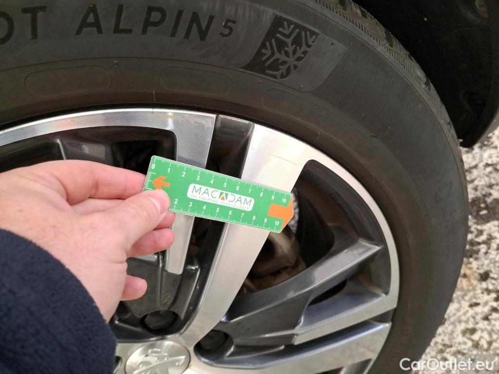  Peugeot  5008  Allure Pack 1.5 HDi 130CV BVM6 7 Sieges E6d #38