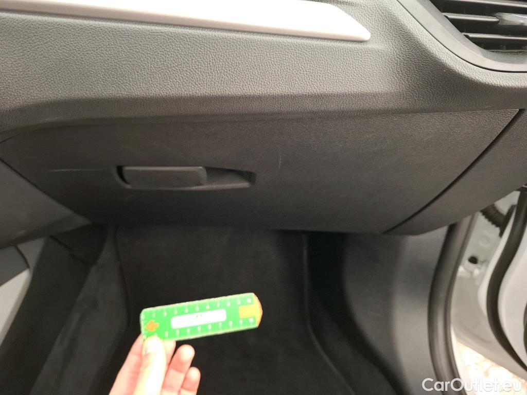  Bmw  Serie 1 BMW Série 1 / 2019 / 5P / Berline 116i DKG7 Business Design #5