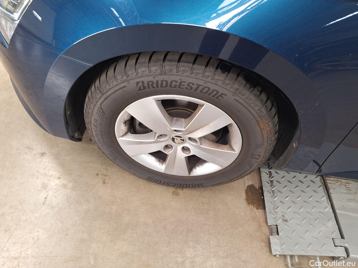  Skoda  Superb Skoda  Combi 1.5 TSI ACT 110kW DSG7  #14