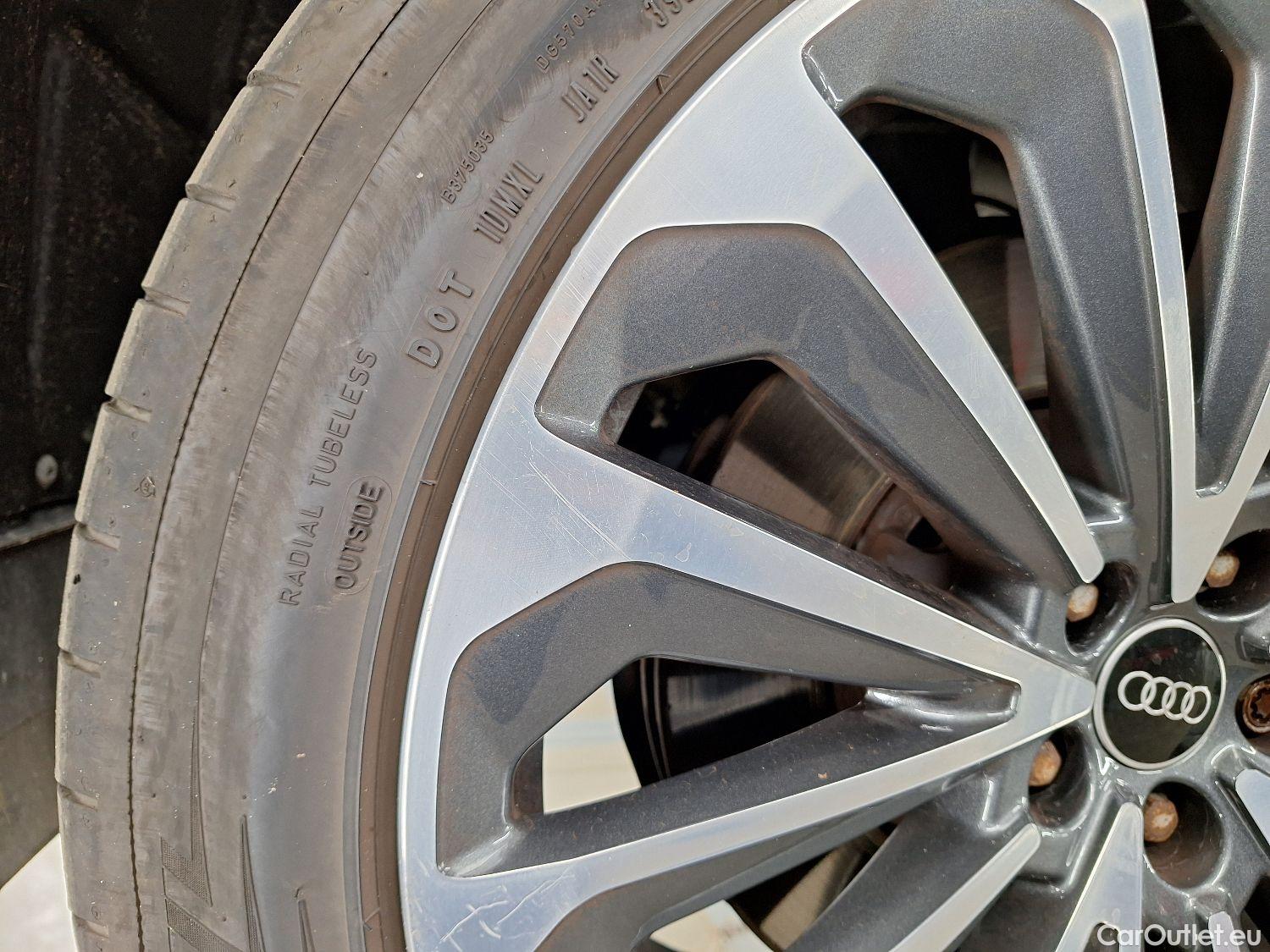  Audi  E-TRON Audi,  '19 BEV, Audi  55 Quattro S-Line 5d #13