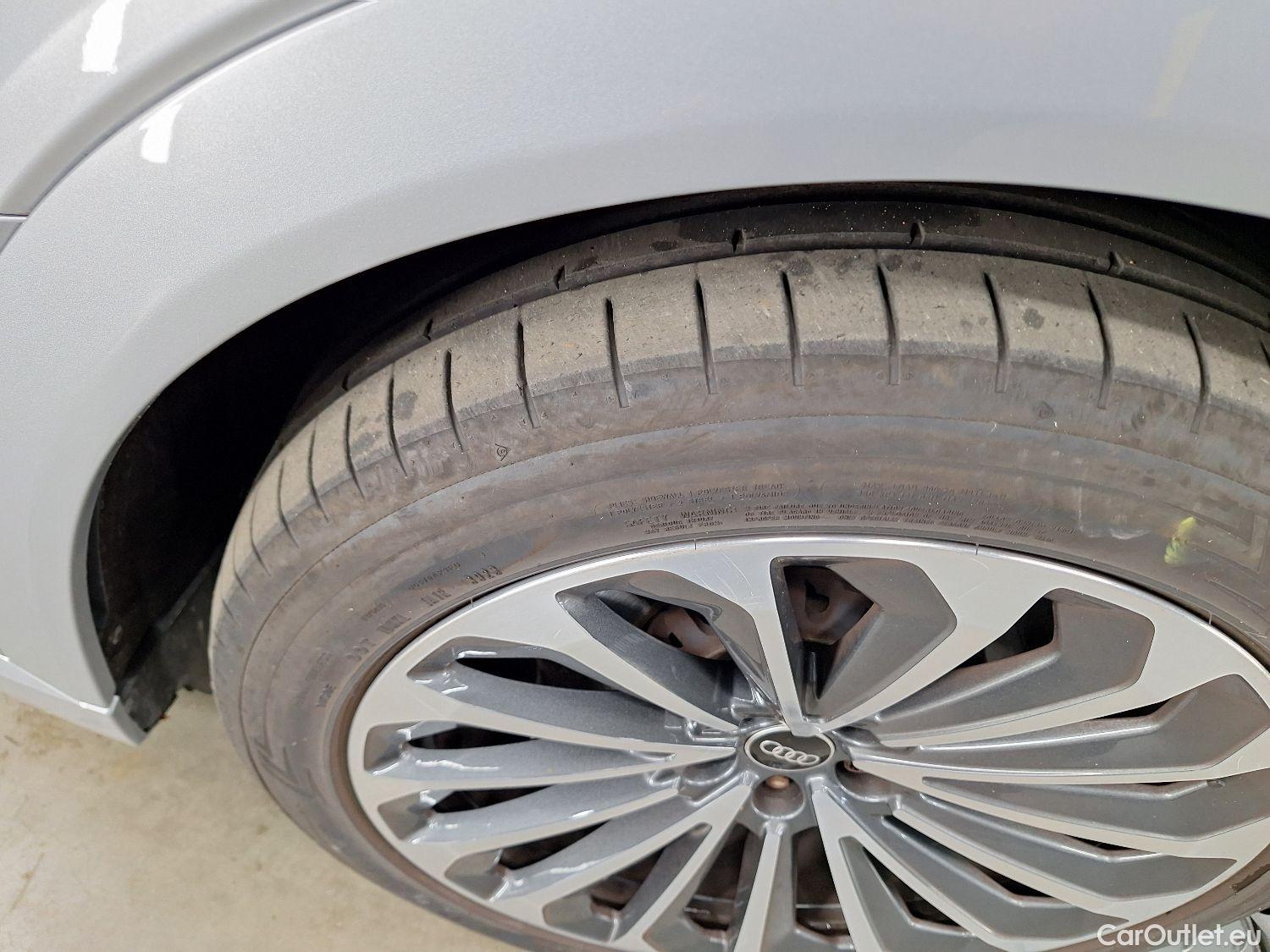  Audi  E-TRON Audi,  '19 BEV, Audi  55 Quattro S-Line 5d #33