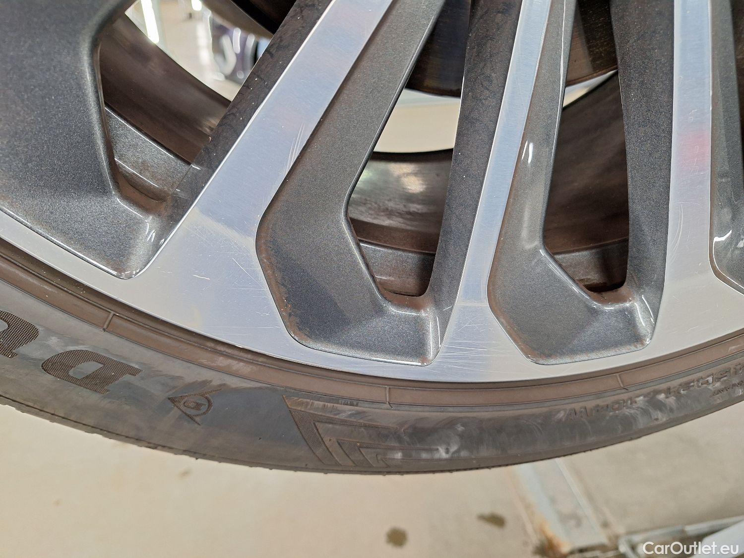  Audi  E-TRON Audi,  '19 BEV, Audi  55 Quattro S-Line 5d #12