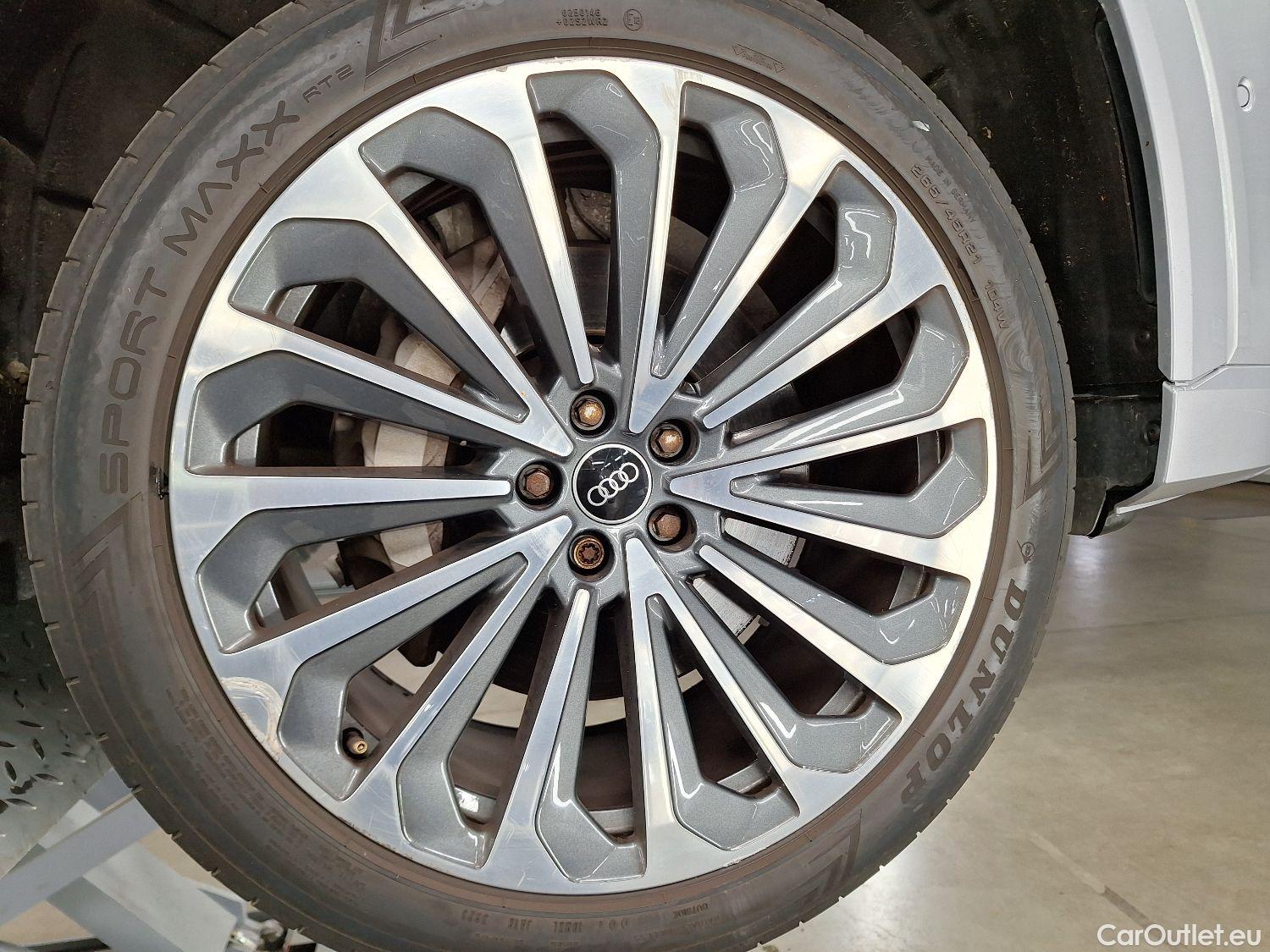  Audi  E-TRON Audi,  '19 BEV, Audi  55 Quattro S-Line 5d #3