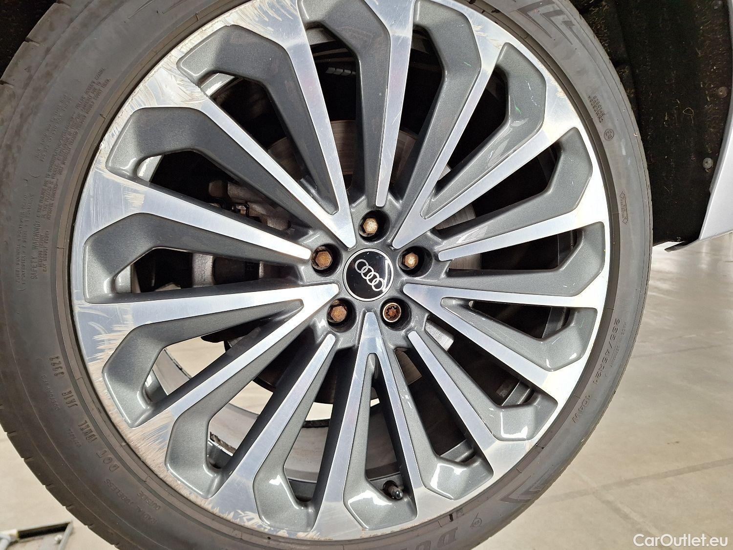  Audi  E-TRON Audi,  '19 BEV, Audi  55 Quattro S-Line 5d #9