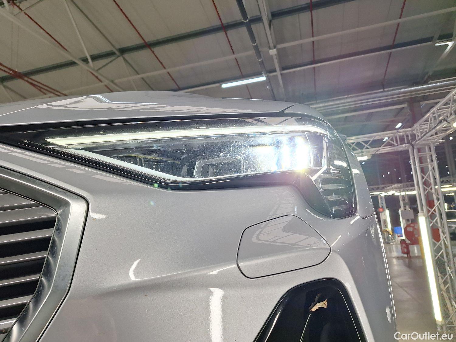  Audi  E-TRON Audi,  '19 BEV, Audi  55 Quattro S-Line 5d #18