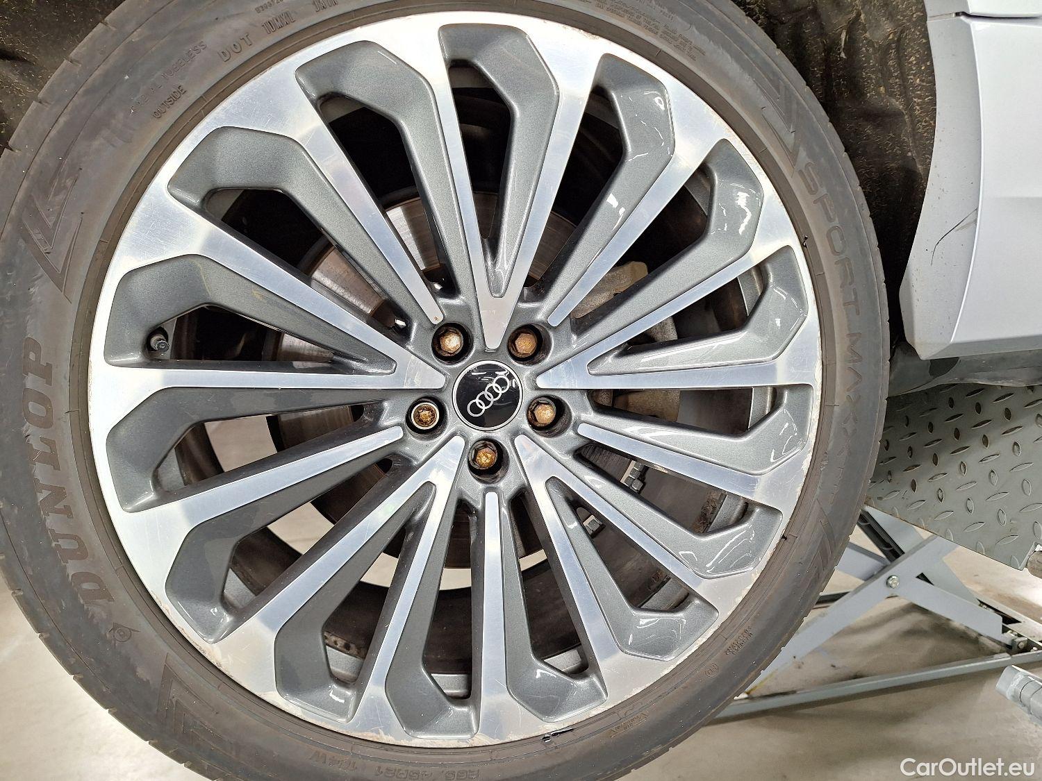  Audi  E-TRON Audi,  '19 BEV, Audi  55 Quattro S-Line 5d #6