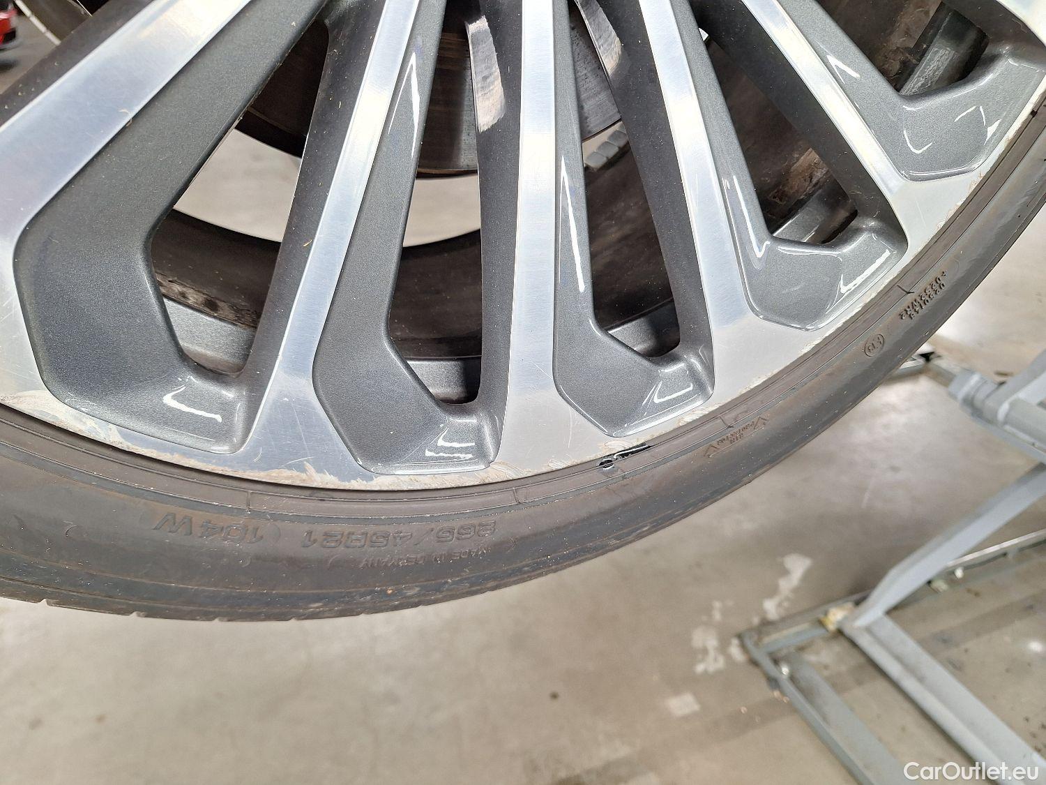  Audi  E-TRON Audi,  '19 BEV, Audi  55 Quattro S-Line 5d #7