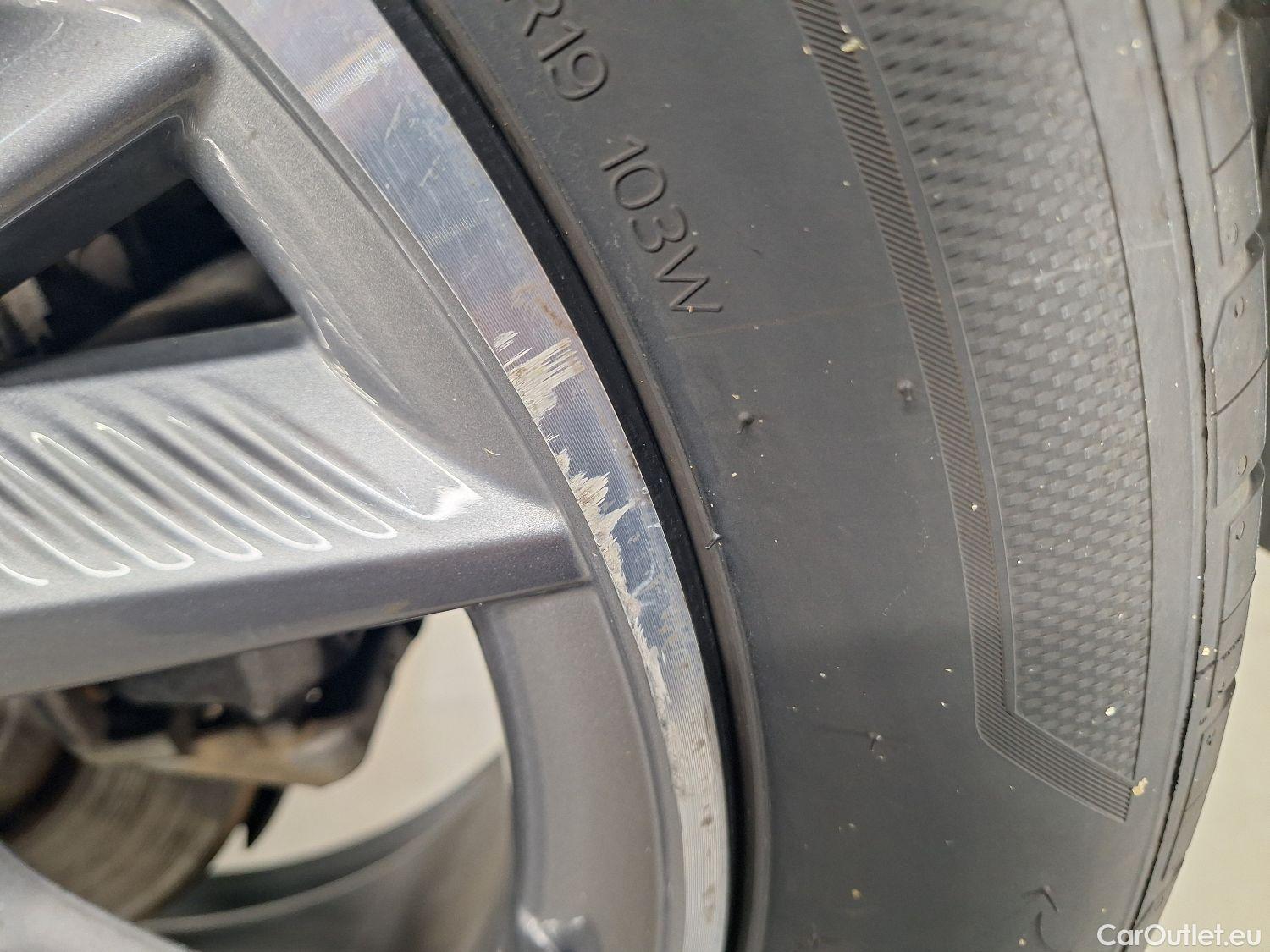  DS  DS7 DS,  CB '17 PHEV, DS 7 Crossback E-Tense 4x4 Rivoli 5d #17