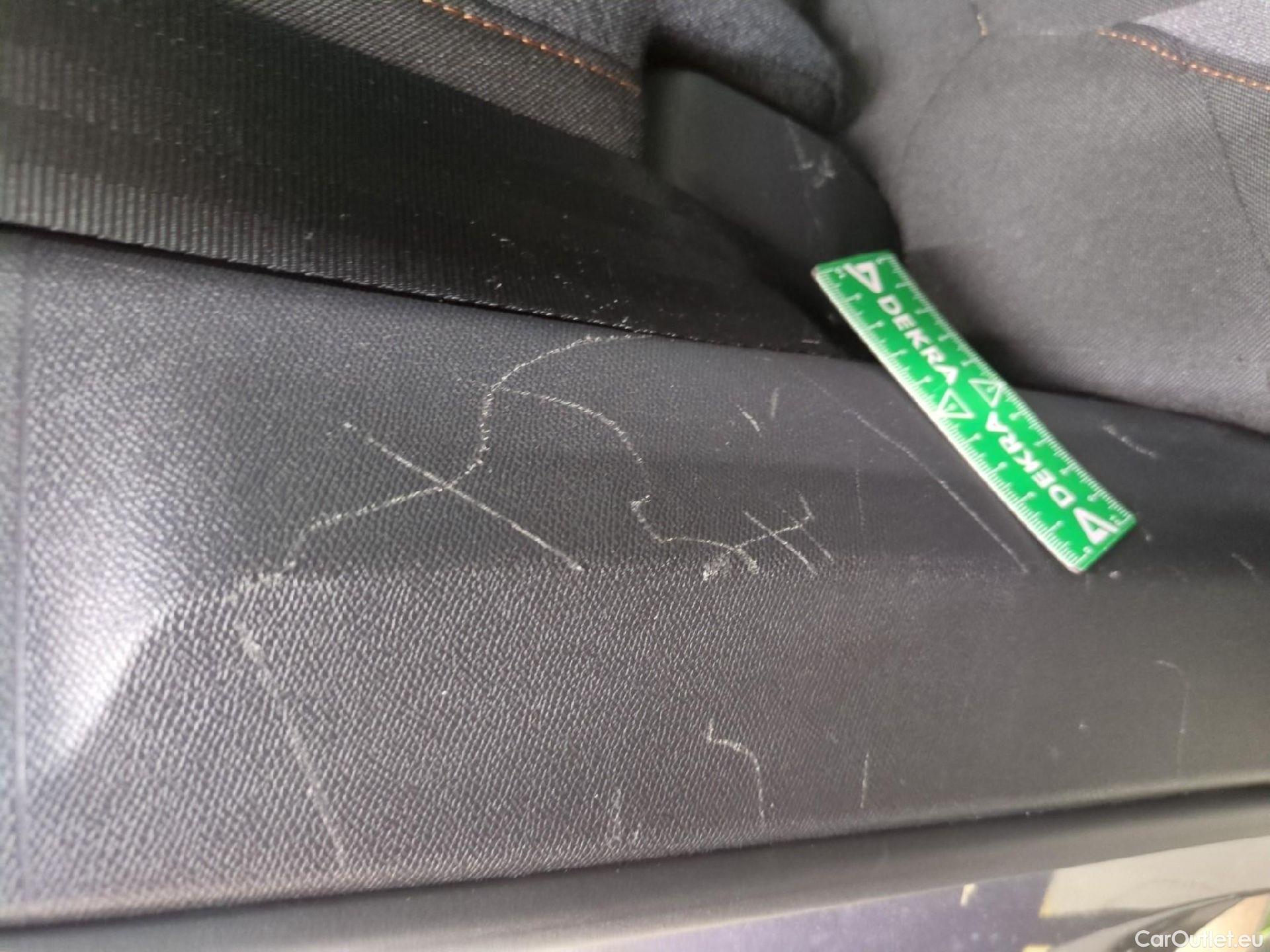  Peugeot  3008  Active Business 1.5 HDi 130CV BVA8 E6d #17