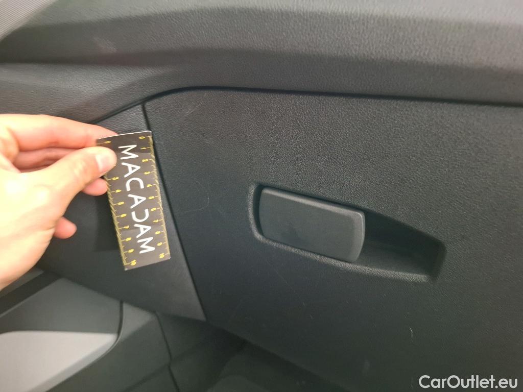  Bmw  Serie 1 BMW Série 1 / 2019 / 5P / Berline 116i DKG7 Business Design #4