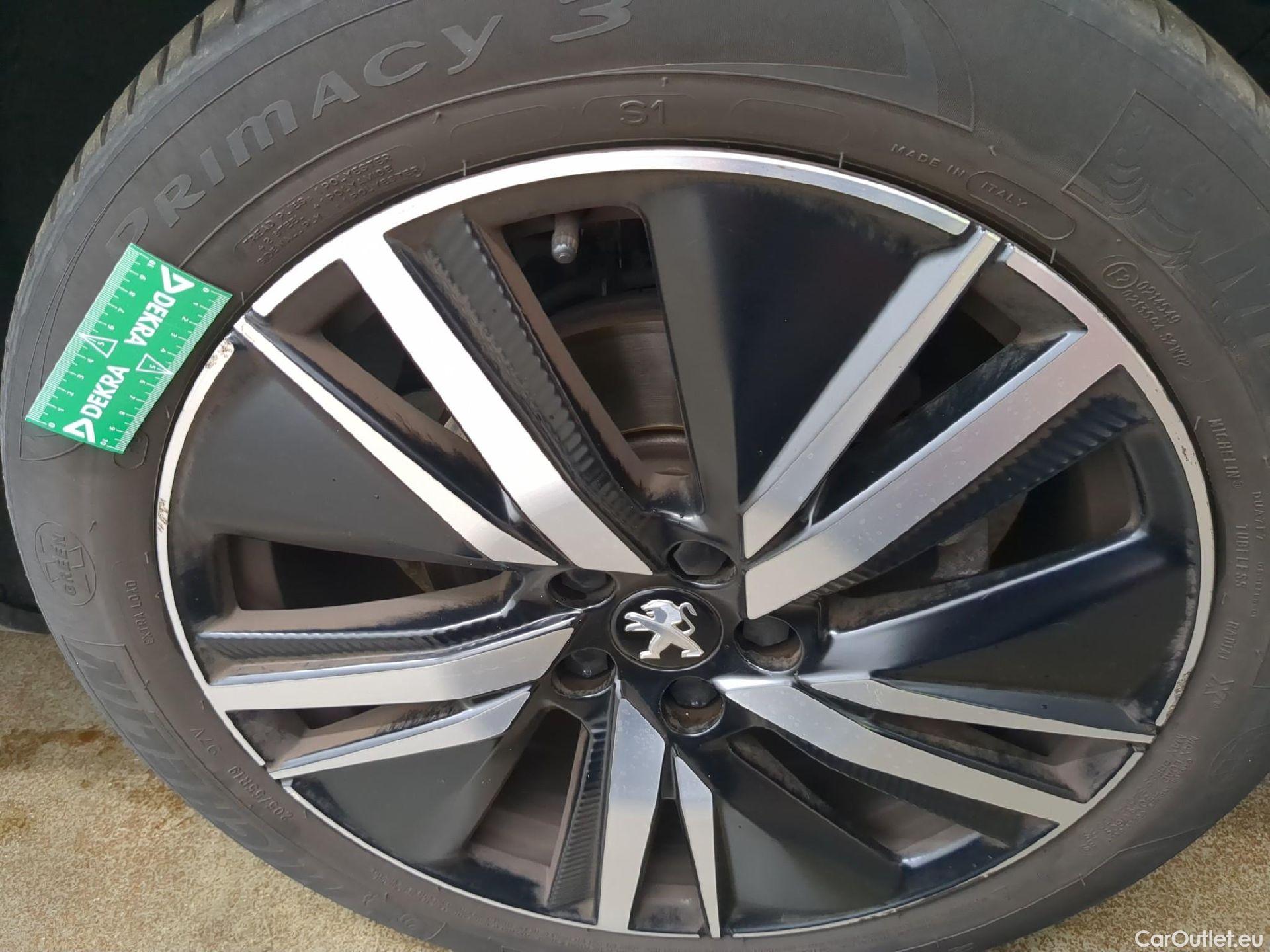  Peugeot  5008 PEUGEOT  / 2020 / 5P / SUV BlueHDi 130 S&S EAT8 GT Pack #5