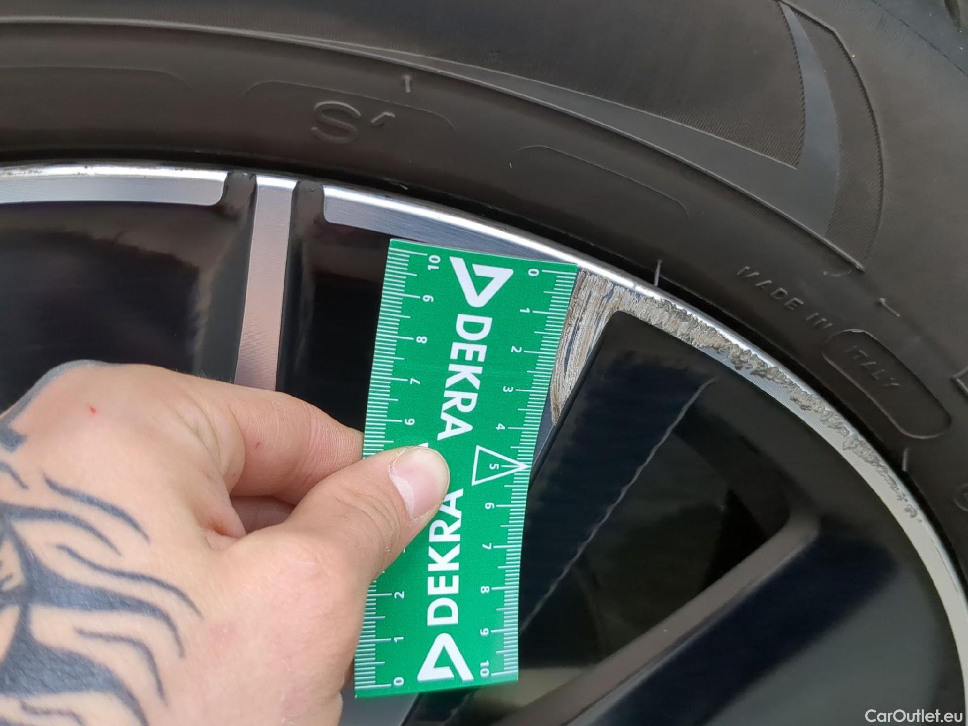  Peugeot  5008 PEUGEOT  / 2020 / 5P / SUV BlueHDi 130 S&S EAT8 GT Pack #9