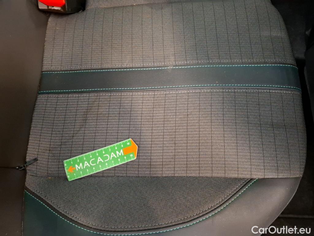  Peugeot  2008  Allure Business 1.5 HDi 130CV BVA8 E6d #25