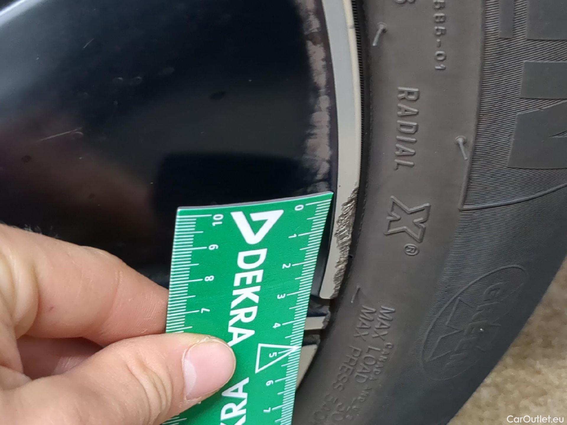  Peugeot  5008 PEUGEOT  / 2020 / 5P / SUV BlueHDi 130 S&S EAT8 GT Pack #4