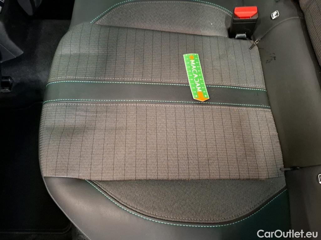  Peugeot  2008  Allure Business 1.5 HDi 130CV BVA8 E6d #24