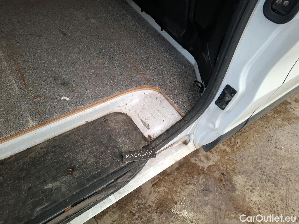  Renault  Trafic RENAULT  / 2019 / 4P / Fourgon tole FG GCF L1H1 1000 Energy dCi 145 EDC #14