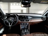  Alfa Romeo   STELVIO ALFA ROMEO / 2017 / 5P / SUV 2.2 TURBO DIESEL 180CV AT8 Q4 EXECUTIVE #3