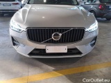  Volvo  XC60 VOLVO  / 2021 / 5P / SUV B4 D AWD AUTOMATICO MOMENTUM PRO #29