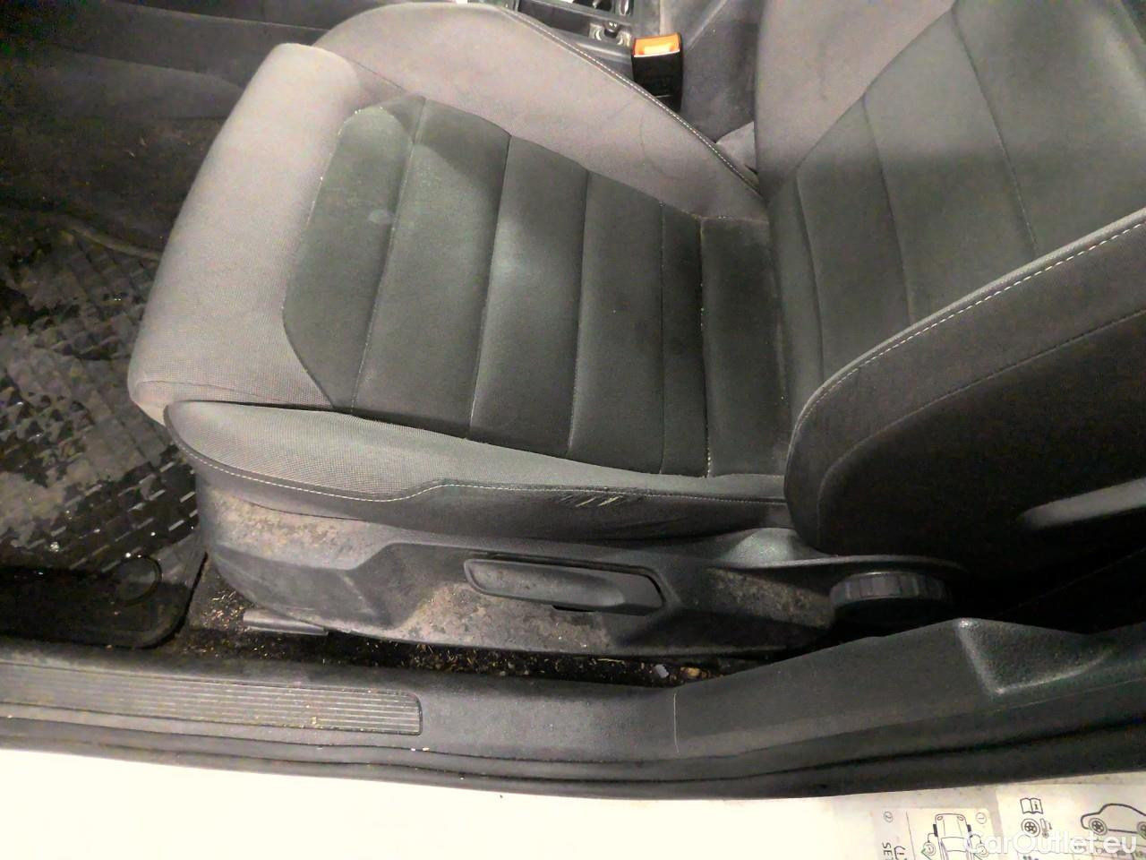  Volkswagen  Golf  Sp.Combi TSI 150 GT Aut. #2