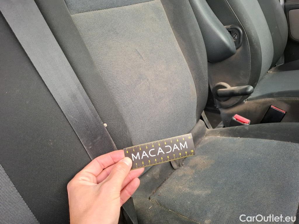  Renault  Master  III Fourgon L2H2 3 5 Grand Confort dCi 130CV BVM6 7 Sieges E6 #51