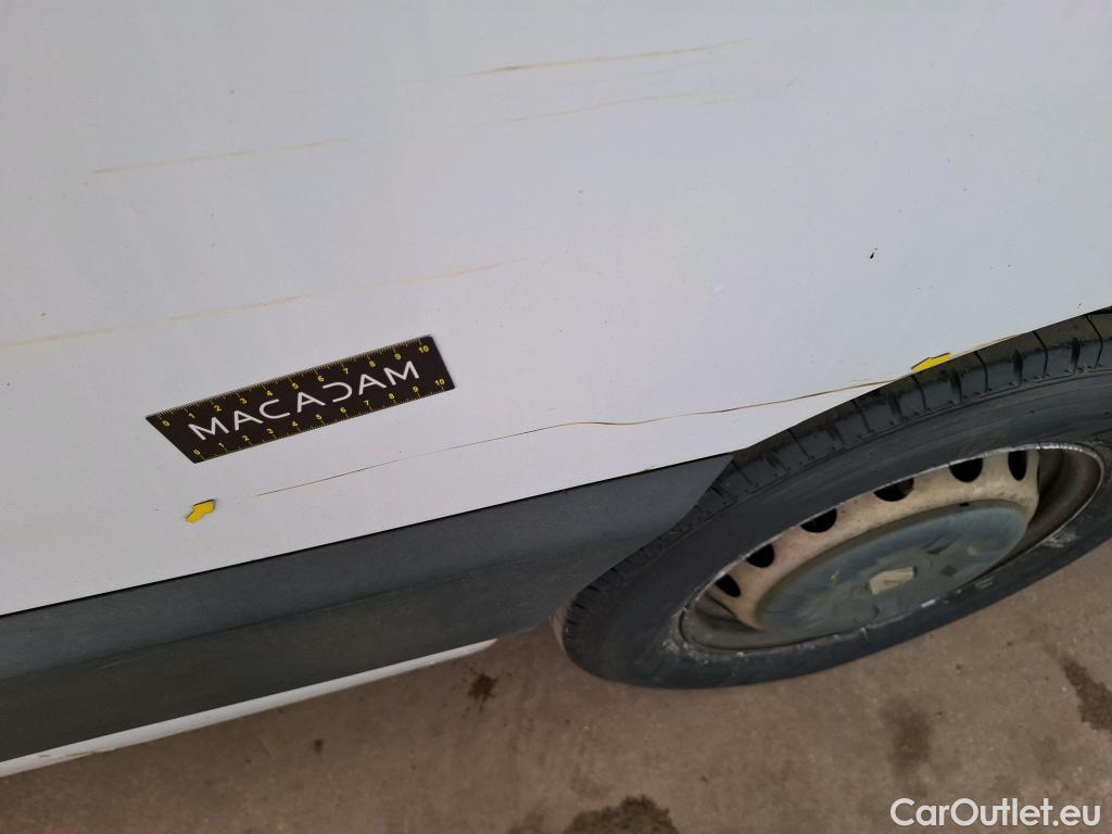  Renault  Master  III Fourgon L2H2 3 5 Grand Confort dCi 130CV BVM6 7 Sieges E6 #4