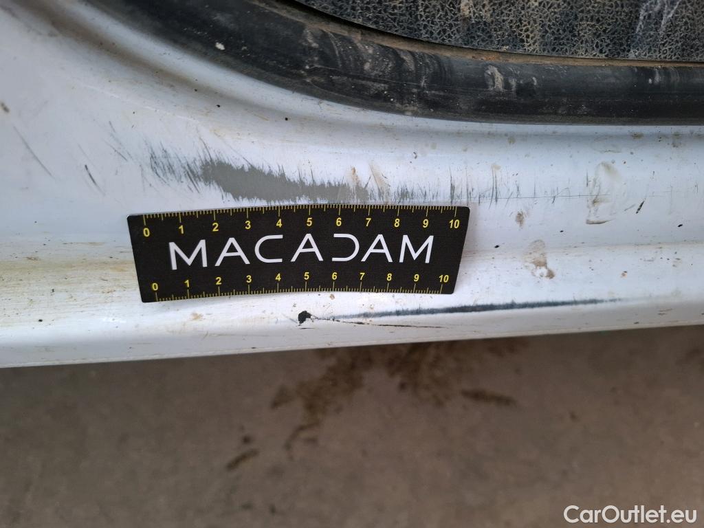  Renault  Master  III Fourgon L2H2 3 5 Grand Confort dCi 130CV BVM6 7 Sieges E6 #30