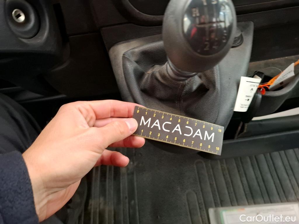  Renault  Master  III Fourgon L2H2 3 5 Grand Confort dCi 130CV BVM6 7 Sieges E6 #38