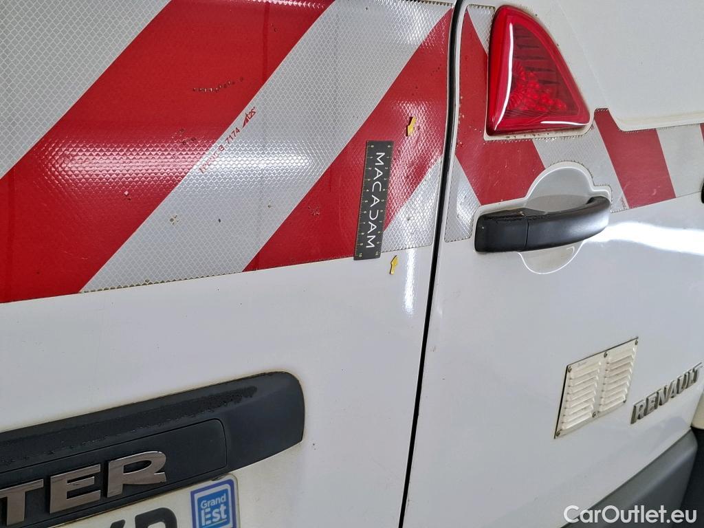  Renault  Master  III Fourgon L2H2 3 5 Grand Confort dCi 130CV BVM6 7 Sieges E6 #41