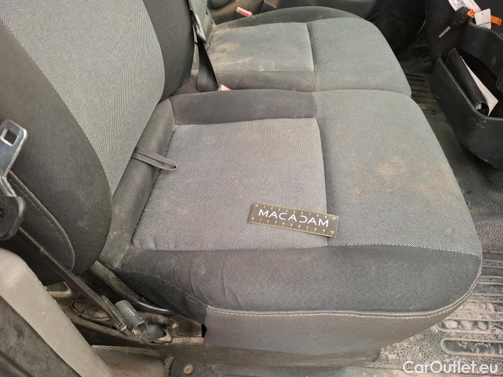  Renault  Master  III Fourgon L2H2 3 5 Grand Confort dCi 130CV BVM6 7 Sieges E6 #49