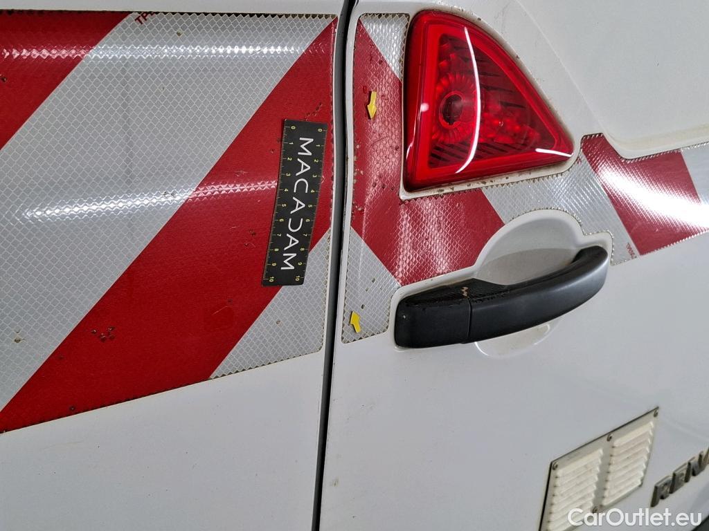  Renault  Master  III Fourgon L2H2 3 5 Grand Confort dCi 130CV BVM6 7 Sieges E6 #12