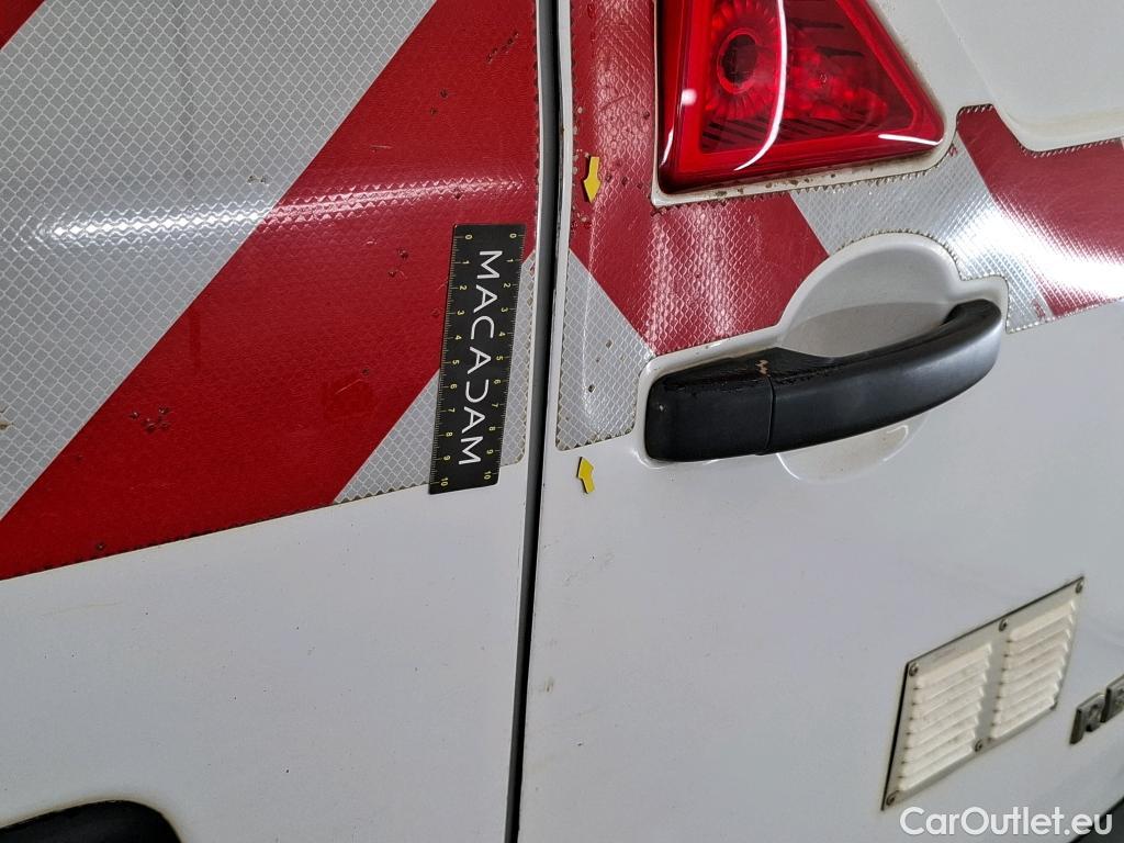  Renault  Master  III Fourgon L2H2 3 5 Grand Confort dCi 130CV BVM6 7 Sieges E6 #14