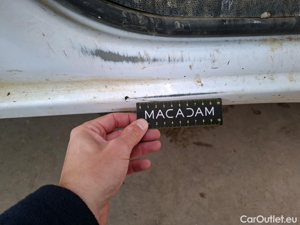  Renault  Master  III Fourgon L2H2 3 5 Grand Confort dCi 130CV BVM6 7 Sieges E6 #31