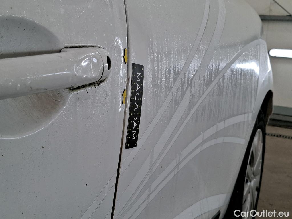  Renault  Clio  IV Air MediaNav 1.5 dCi 75CV BVM5 E6 #18