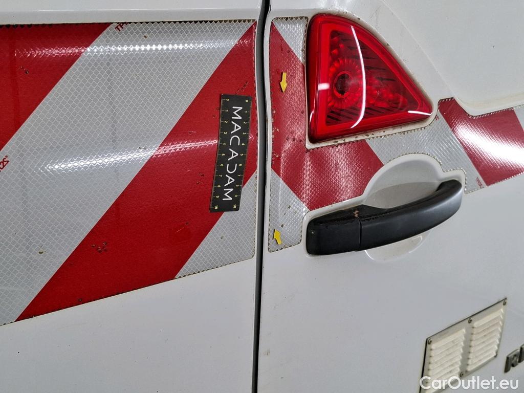  Renault  Master  III Fourgon L2H2 3 5 Grand Confort dCi 130CV BVM6 7 Sieges E6 #13