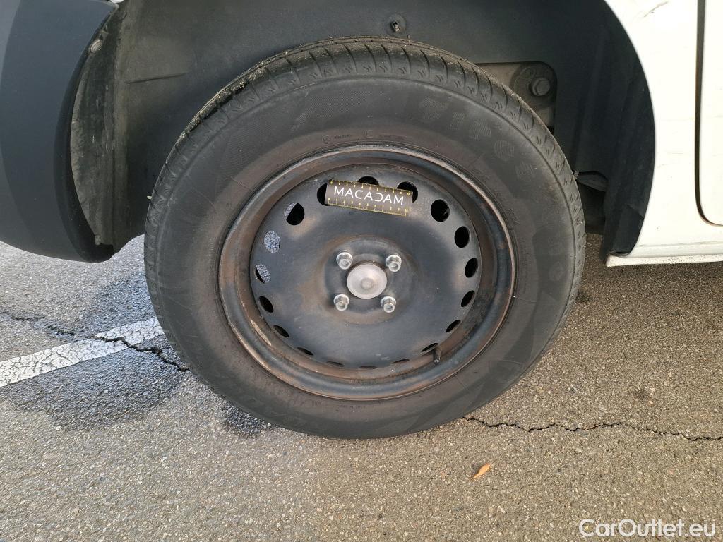  Renault  Kangoo  Express Extra (Série Spéciale) 1.5 dCi 75CV BVM5 E6 #48