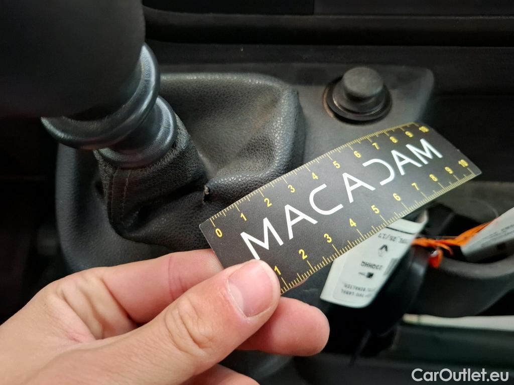  Renault  Master  III Fourgon L2H2 3 5 Grand Confort dCi 130CV BVM6 7 Sieges E6 #39