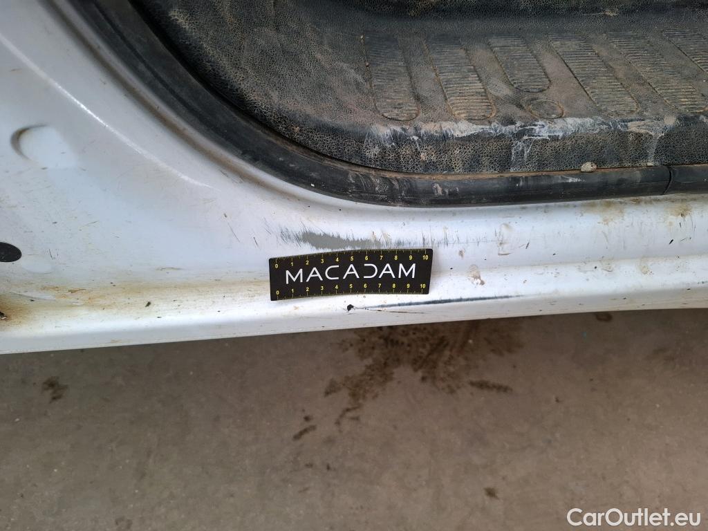  Renault  Master  III Fourgon L2H2 3 5 Grand Confort dCi 130CV BVM6 7 Sieges E6 #29