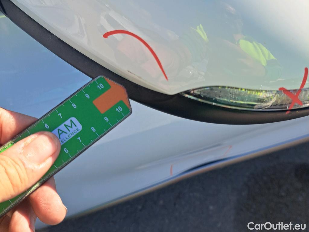  Hyundai   Ioniq HYUNDAI / 2019 / 5P / berlina con portón 1.6 GDI PHEV Klass DCT #56