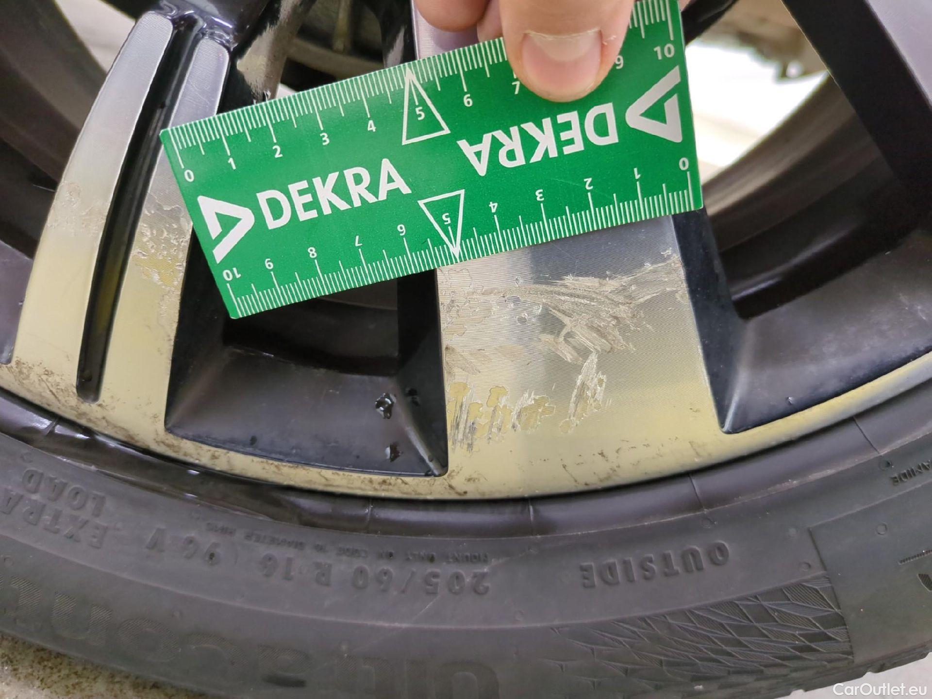  Renault  Captur  5p Crossover Business dCi 90 / TRANSFO VP/VF #26