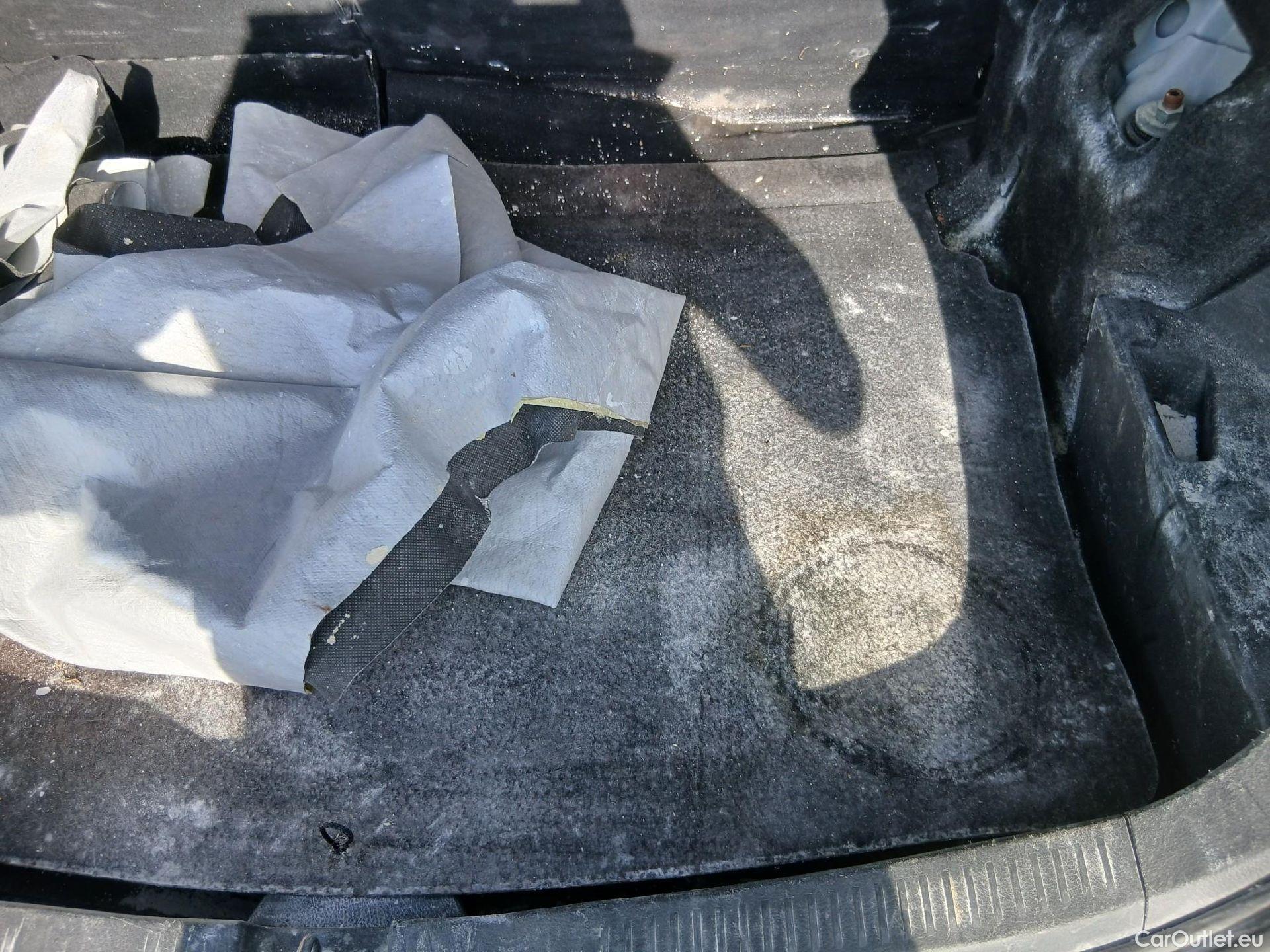  Toyota  Auris TOYOTA  / 2015 / 5P / berlina con portón 1.8 140H Hybrid Business #23