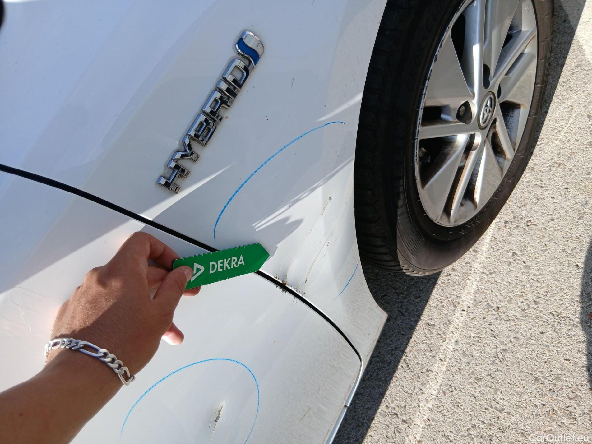  Toyota  Auris TOYOTA  / 2015 / 5P / berlina con portón 1.8 140H Hybrid Business #47