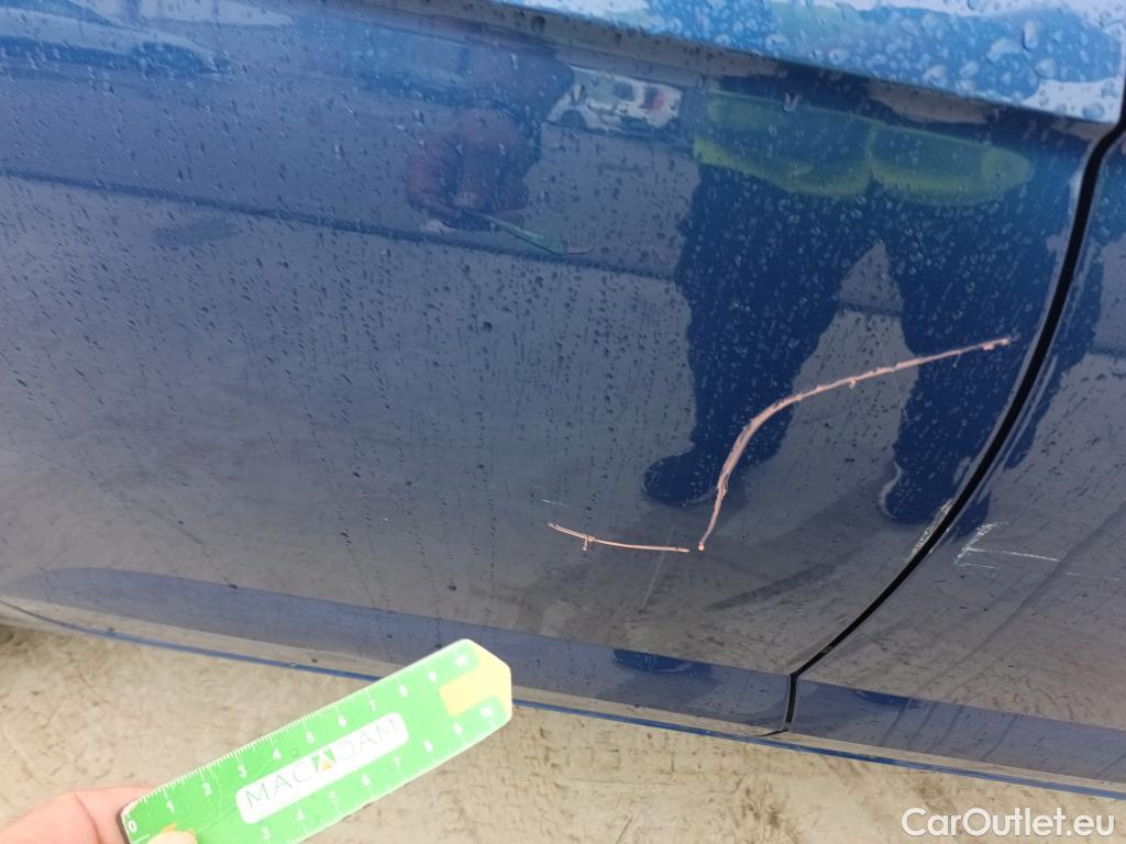  Volkswagen  Polo VOLKSWAGEN  / 2017 / 5P / berlina con portón United 1.0 TSI 81kW (110CV)(SP) #16