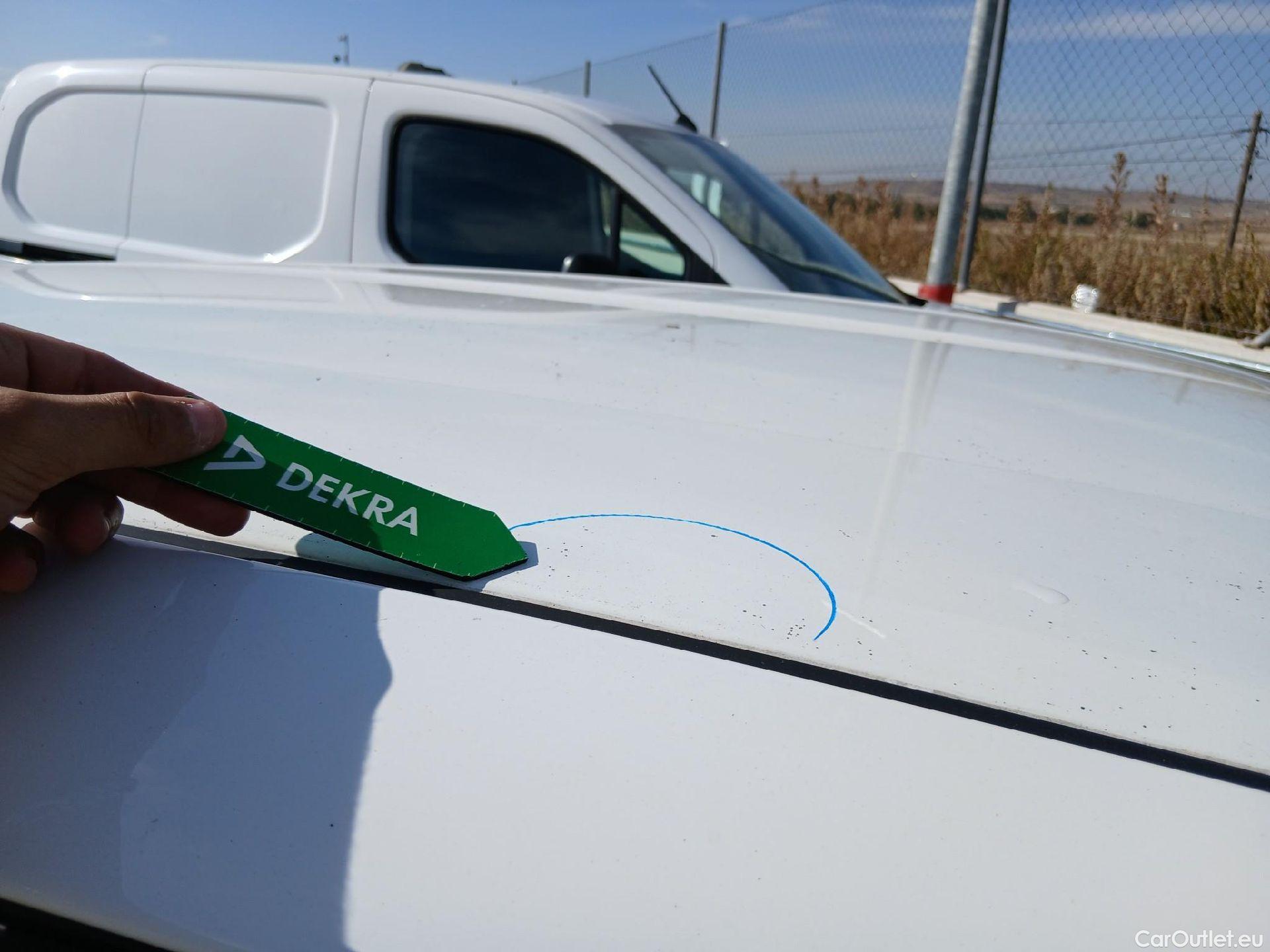  Toyota  Auris TOYOTA  / 2015 / 5P / berlina con portón 1.8 140H Hybrid Business #51