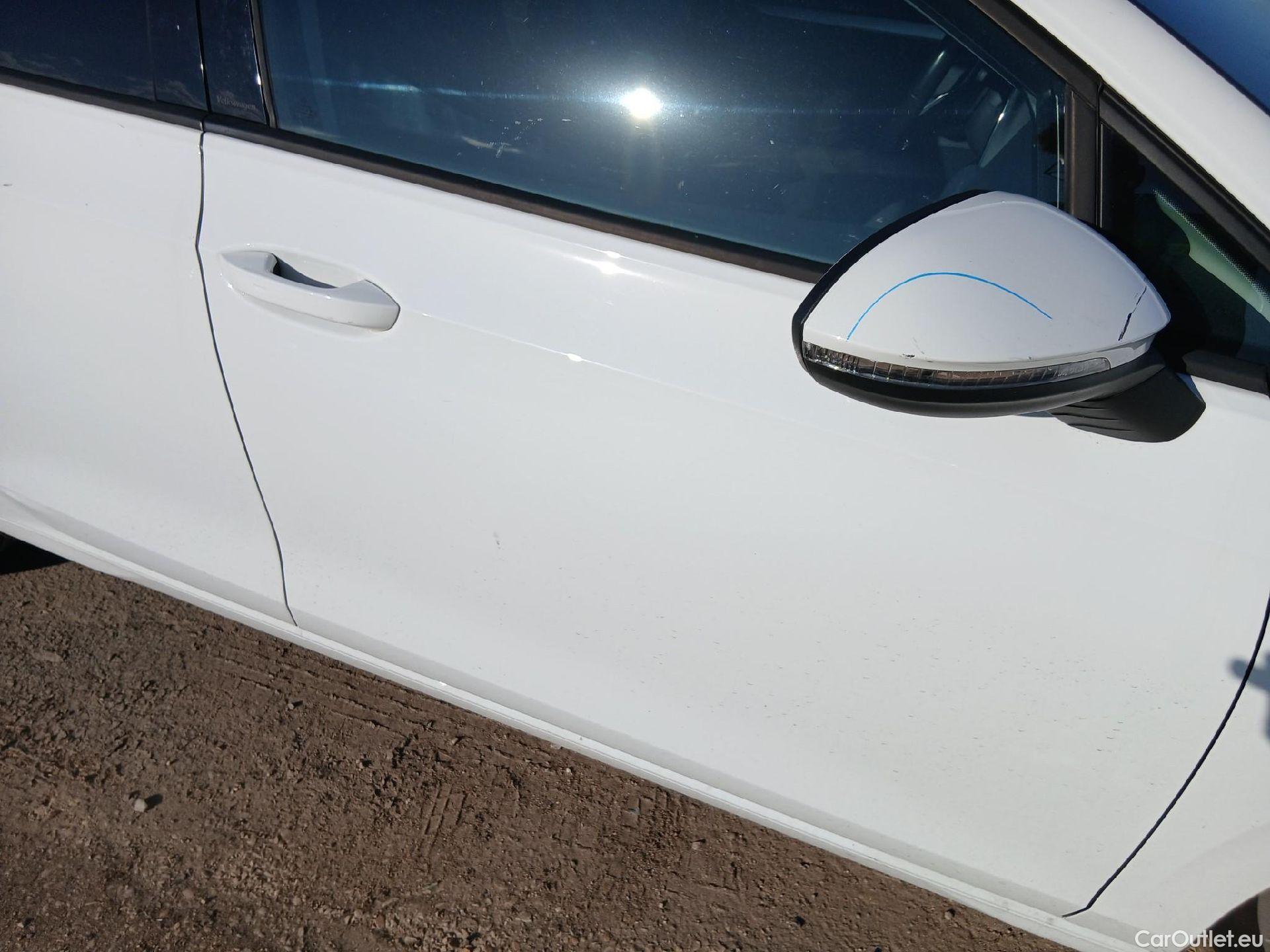  Volkswagen  Golf  VOLKSWAGEN / 2020 / 5P / berlina con portón Life 1.0 eTSI 81kW (110CV) DSG #20