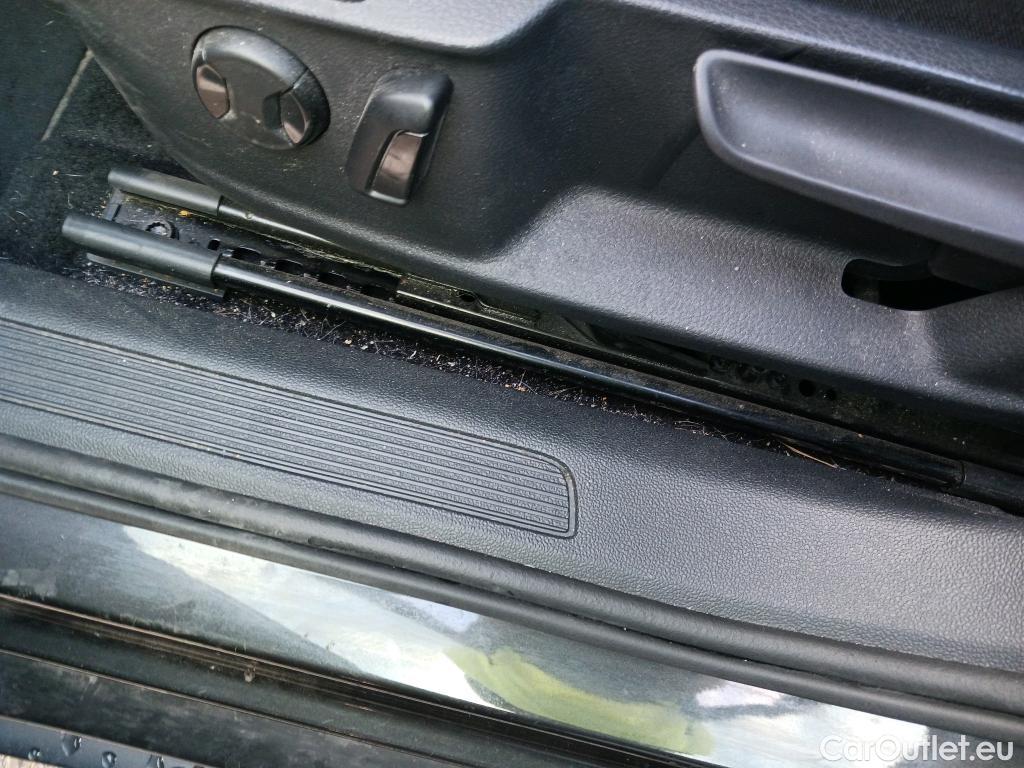  Volkswagen  Passat VOLKSWAGEN  / 2019 / 5P / familiar Variant Executive 2.0 TDI 110kW DSG #25