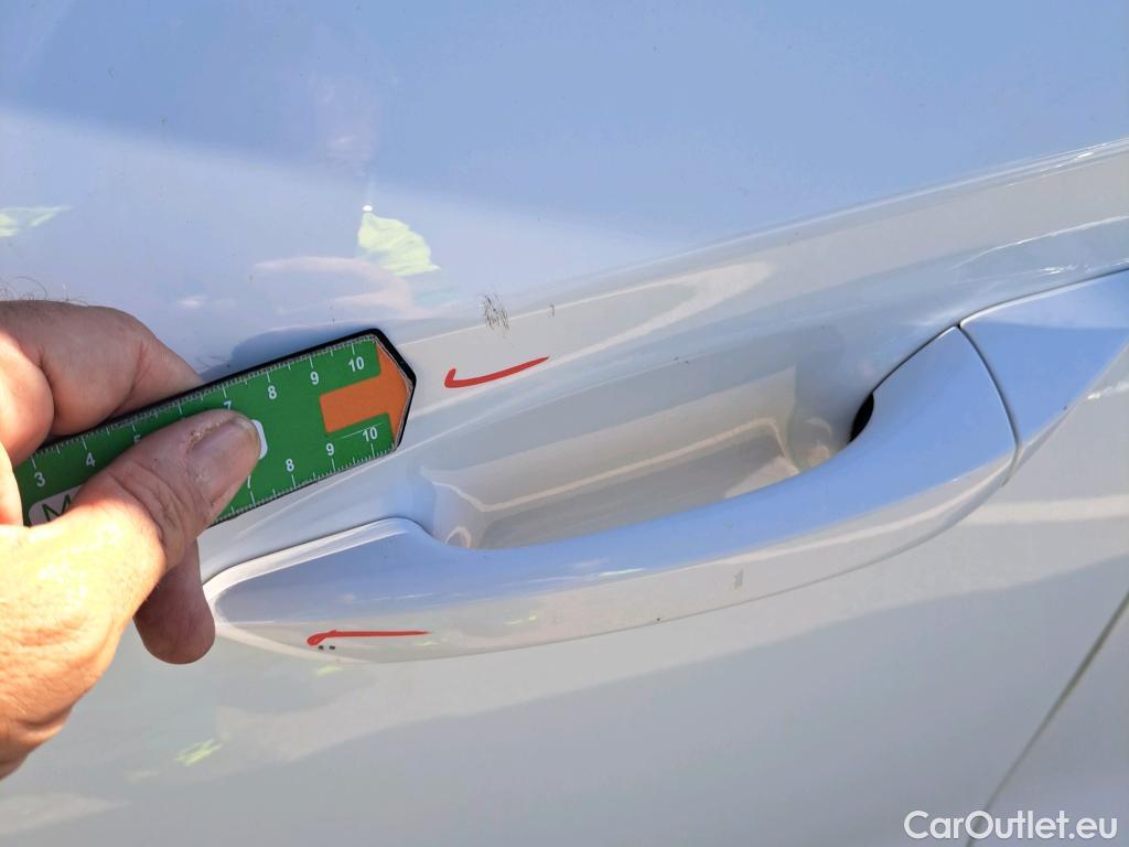  Hyundai   Ioniq HYUNDAI / 2019 / 5P / berlina con portón 1.6 GDI PHEV Klass DCT #10