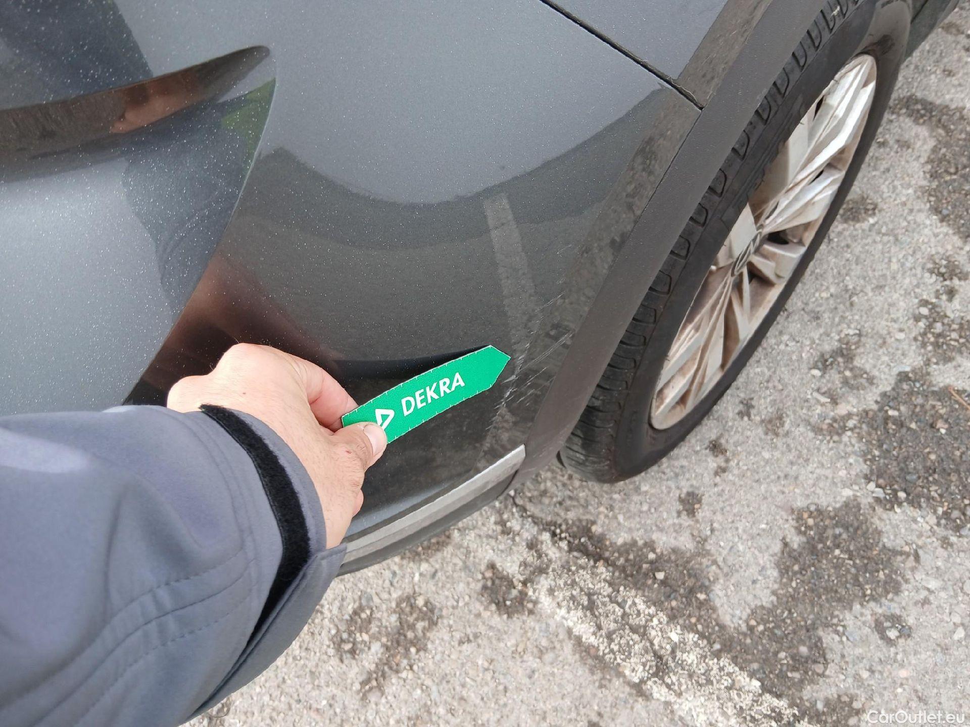  Volkswagen  T-ROC VOLKSWAGEN  / 2017 / 5P / todoterreno Advance 1.0 TSI 81kW (110CV) #18