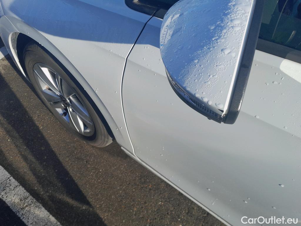  Volkswagen  Golf  VOLKSWAGEN / 2020 / 5P / berlina con portón 2.0 TDI 85kW (115CV) #25