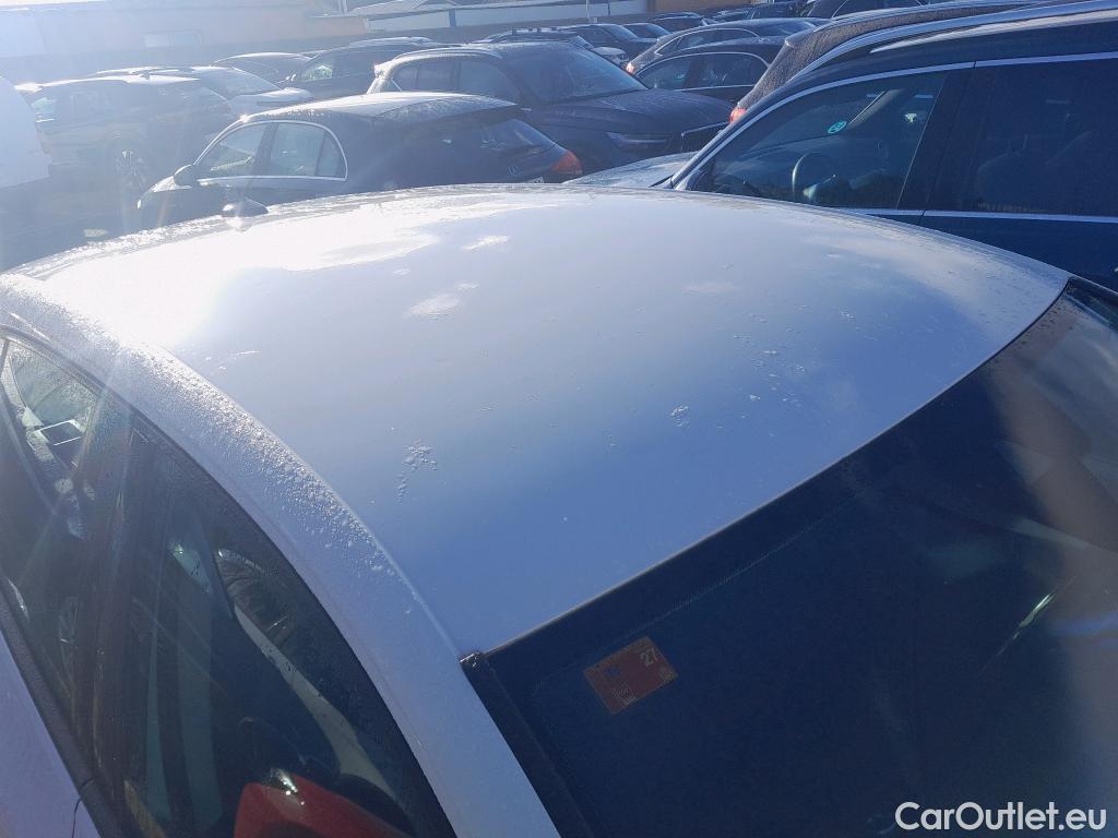  Volkswagen  Golf  VOLKSWAGEN / 2020 / 5P / berlina con portón 2.0 TDI 85kW (115CV) #3