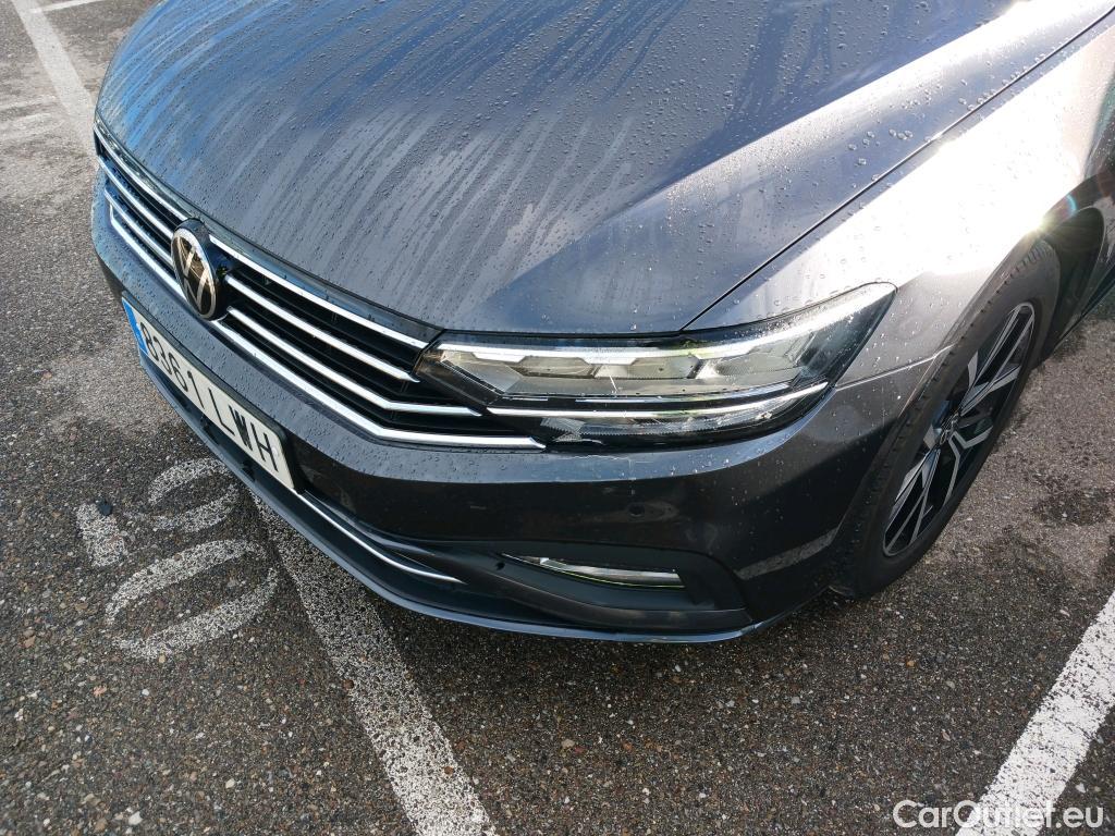  Volkswagen  Passat VOLKSWAGEN  / 2019 / 5P / familiar Variant Executive 2.0 TDI 110kW DSG #26